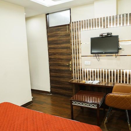 Hotel Batra Home Nizamuddin Nova Deli Exterior foto