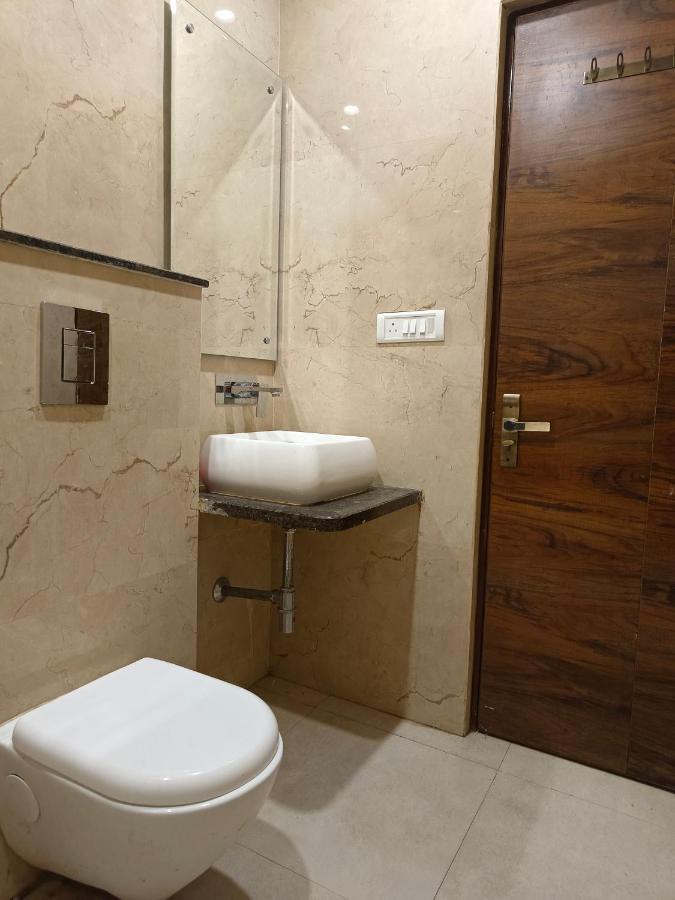 Hotel Batra Home Nizamuddin Nova Deli Exterior foto