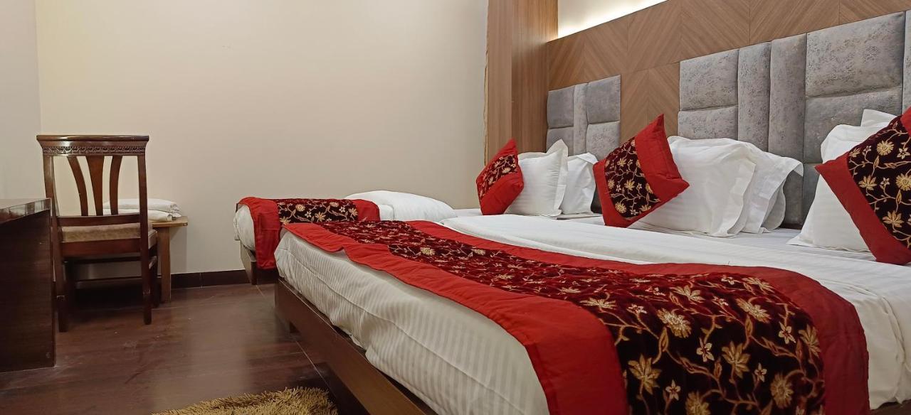 Hotel Batra Home Nizamuddin Nova Deli Exterior foto