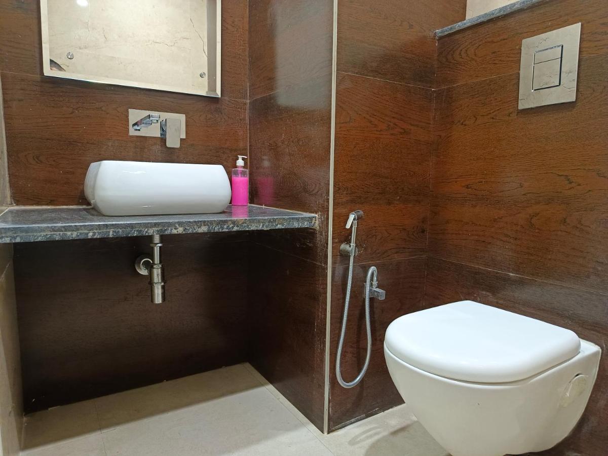 Hotel Batra Home Nizamuddin Nova Deli Exterior foto