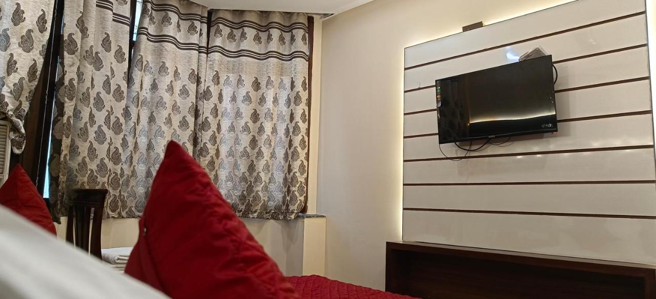 Hotel Batra Home Nizamuddin Nova Deli Exterior foto