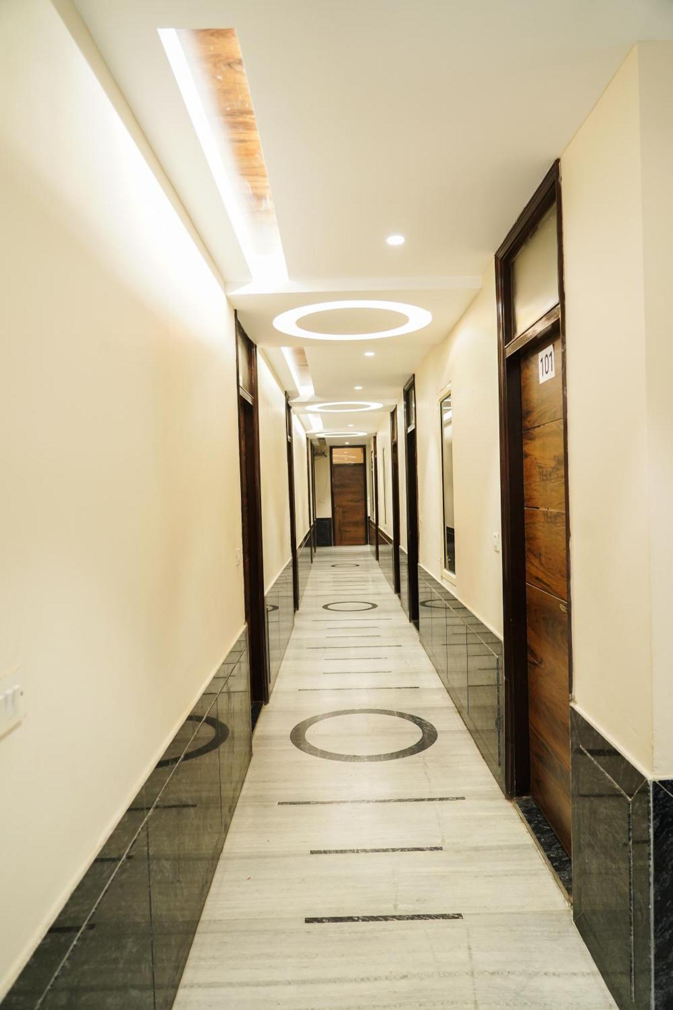 Hotel Batra Home Nizamuddin Nova Deli Exterior foto