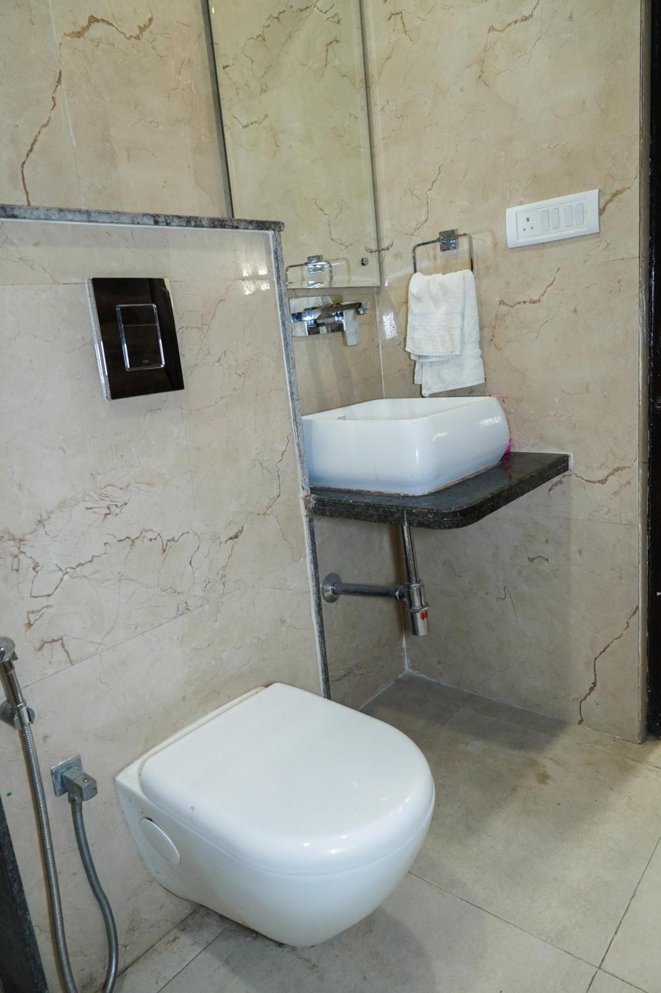 Hotel Batra Home Nizamuddin Nova Deli Exterior foto