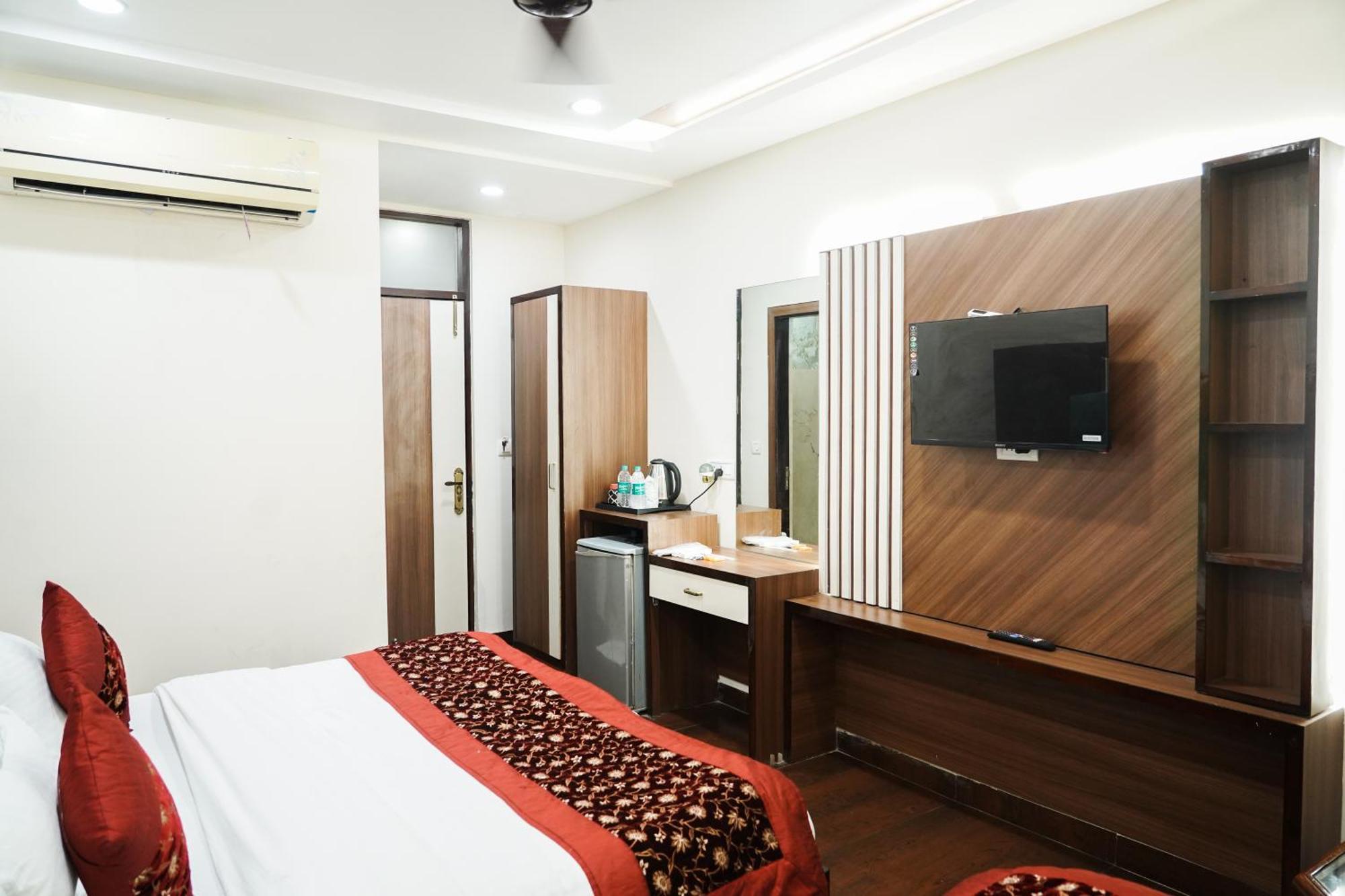 Hotel Batra Home Nizamuddin Nova Deli Exterior foto