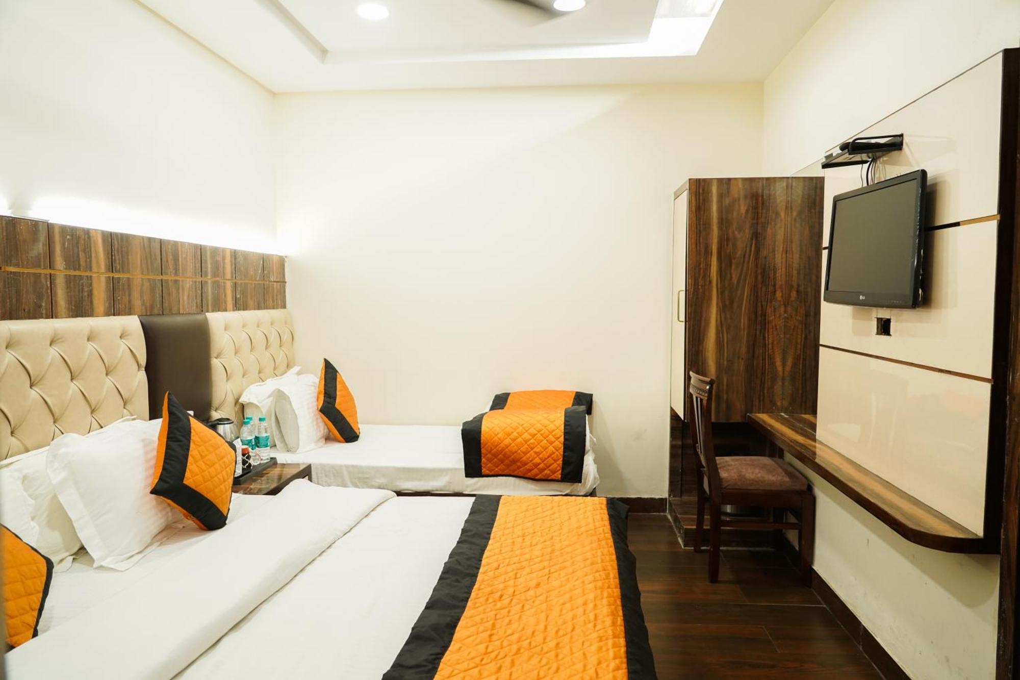 Hotel Batra Home Nizamuddin Nova Deli Exterior foto