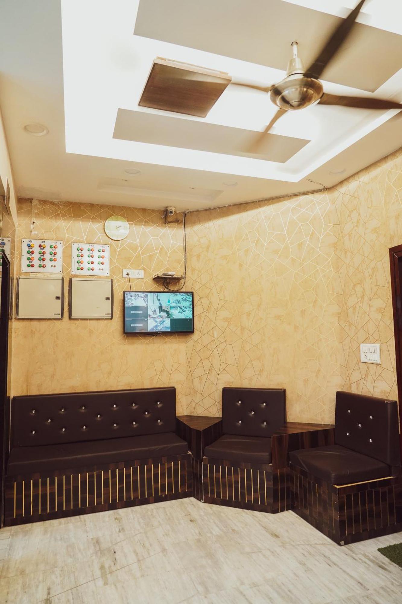 Hotel Batra Home Nizamuddin Nova Deli Exterior foto