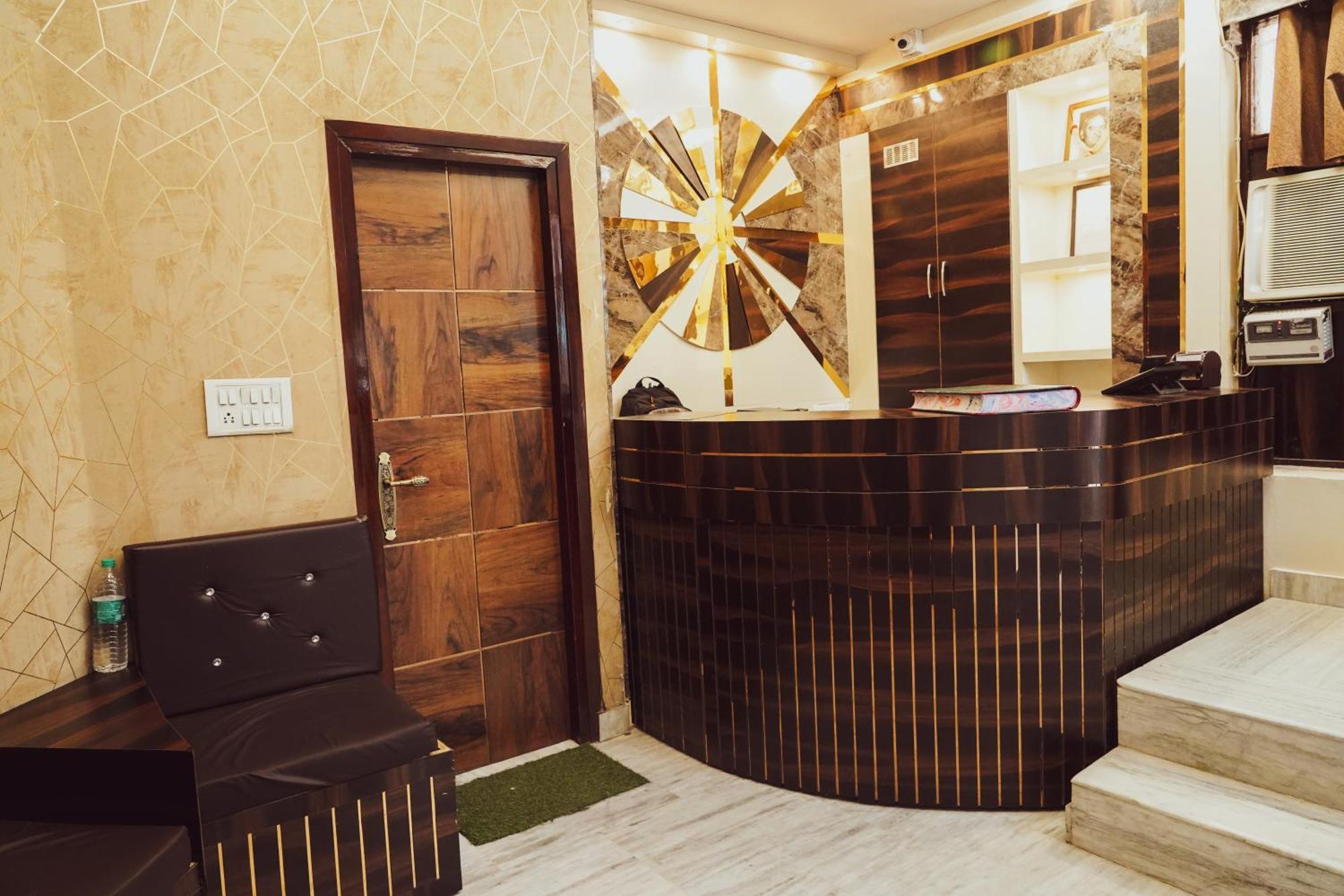 Hotel Batra Home Nizamuddin Nova Deli Exterior foto